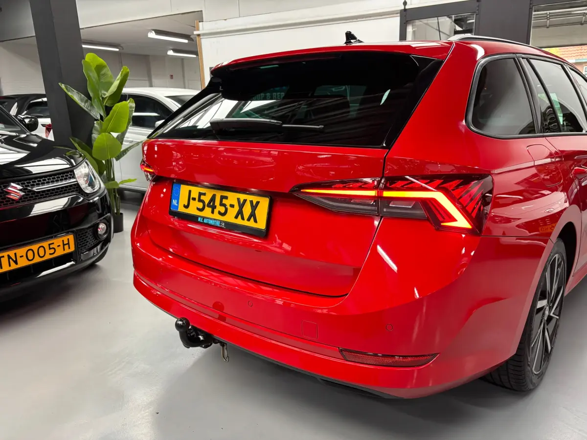 Octavia Combi 1.0 TSI Sport Business / Navigatie
