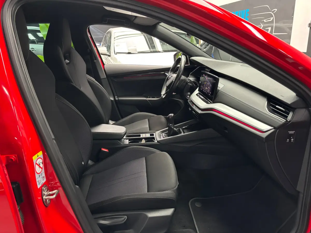 Octavia Combi 1.0 TSI Sport Business / Navigatie