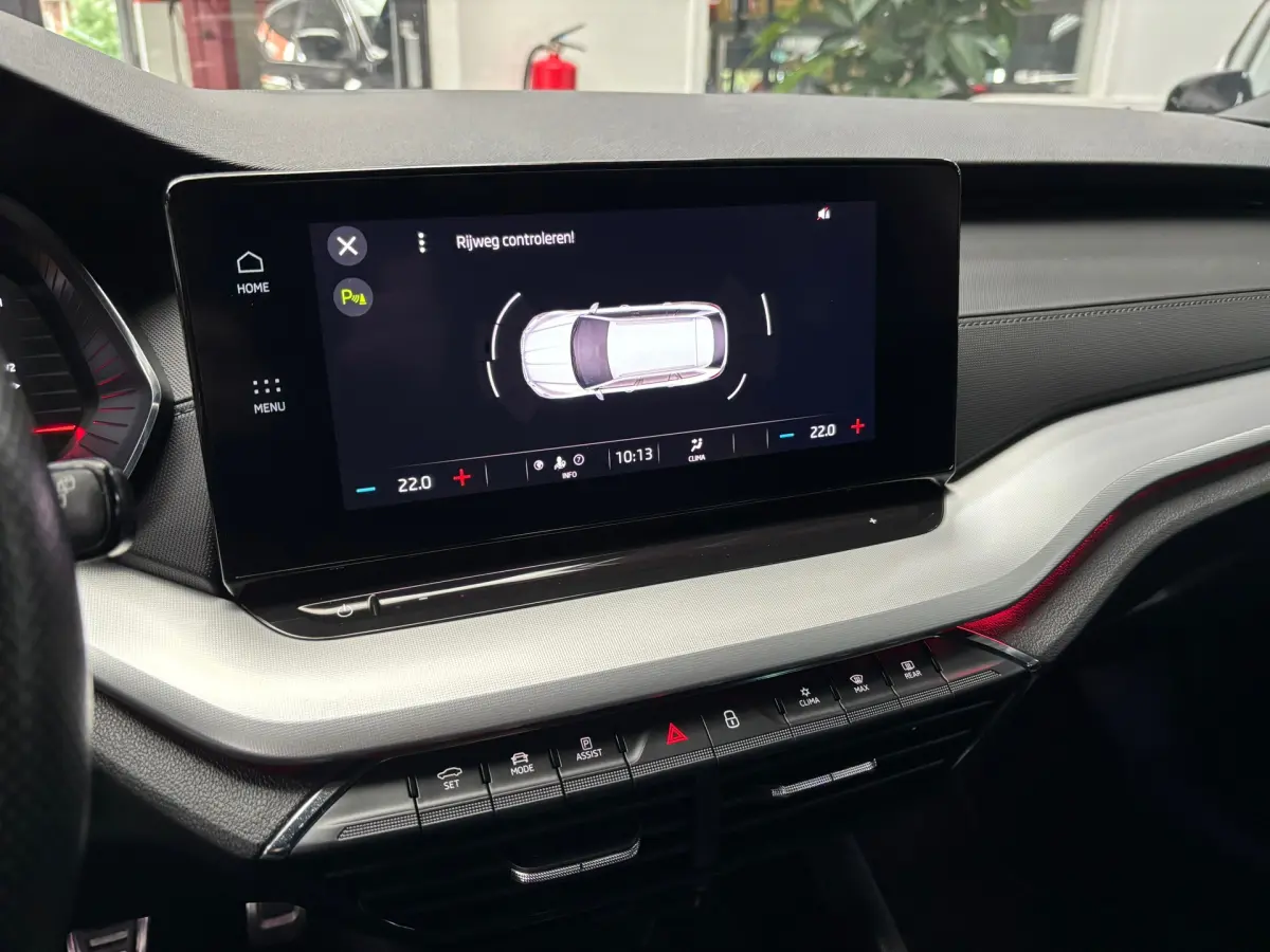 Octavia Combi 1.0 TSI Sport Business / Navigatie