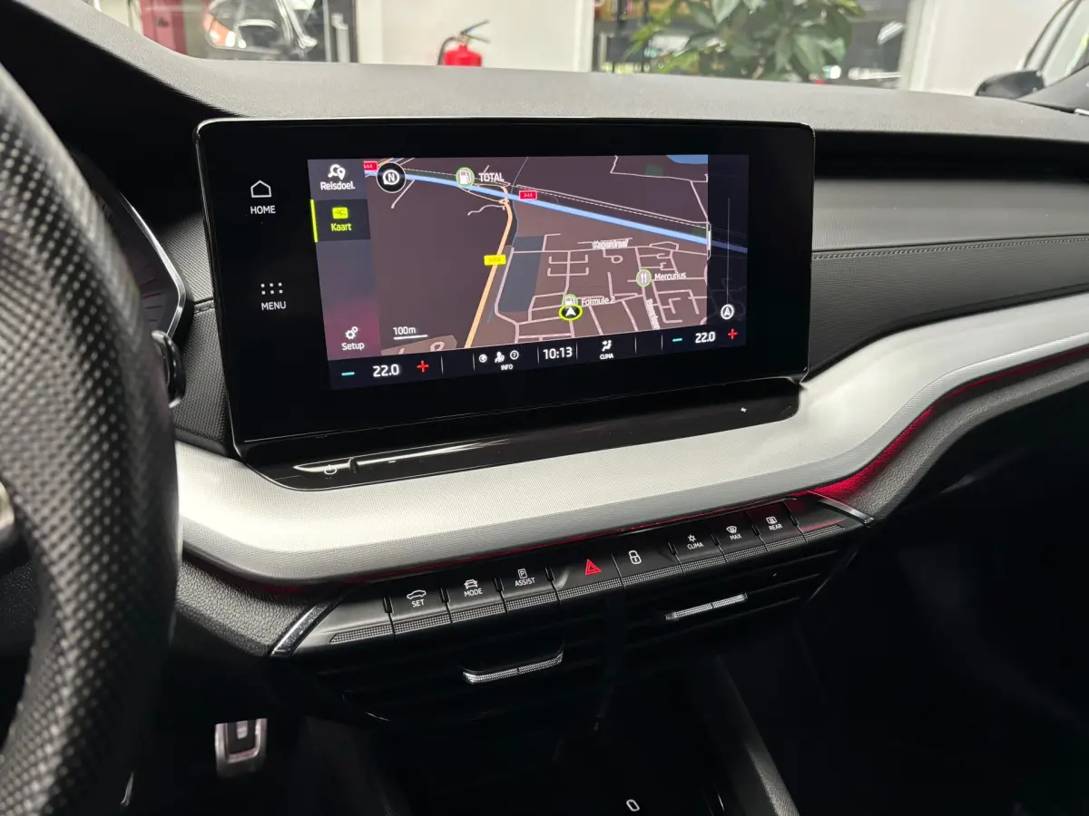 Octavia Combi 1.0 TSI Sport Business / Navigatie
