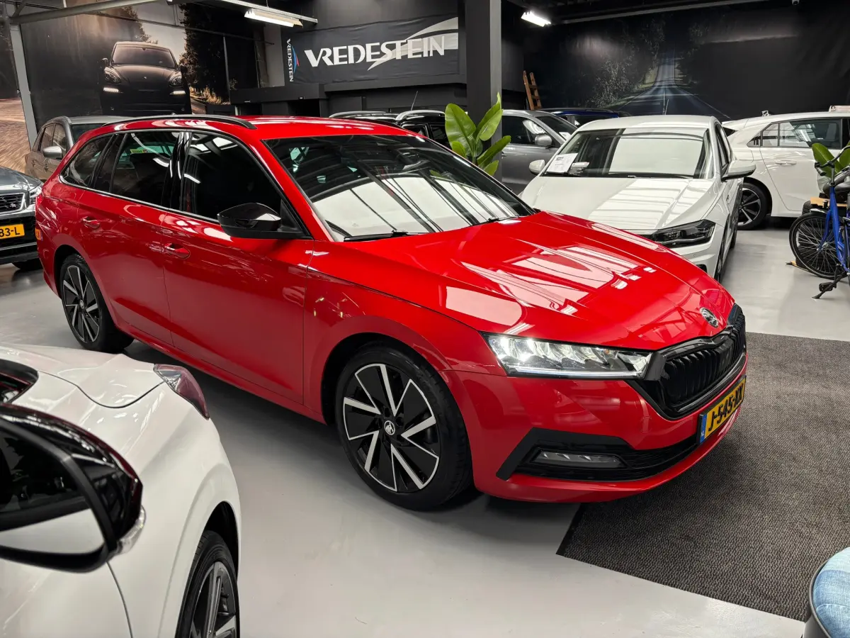 Octavia Combi 1.0 TSI Sport Business / Navigatie