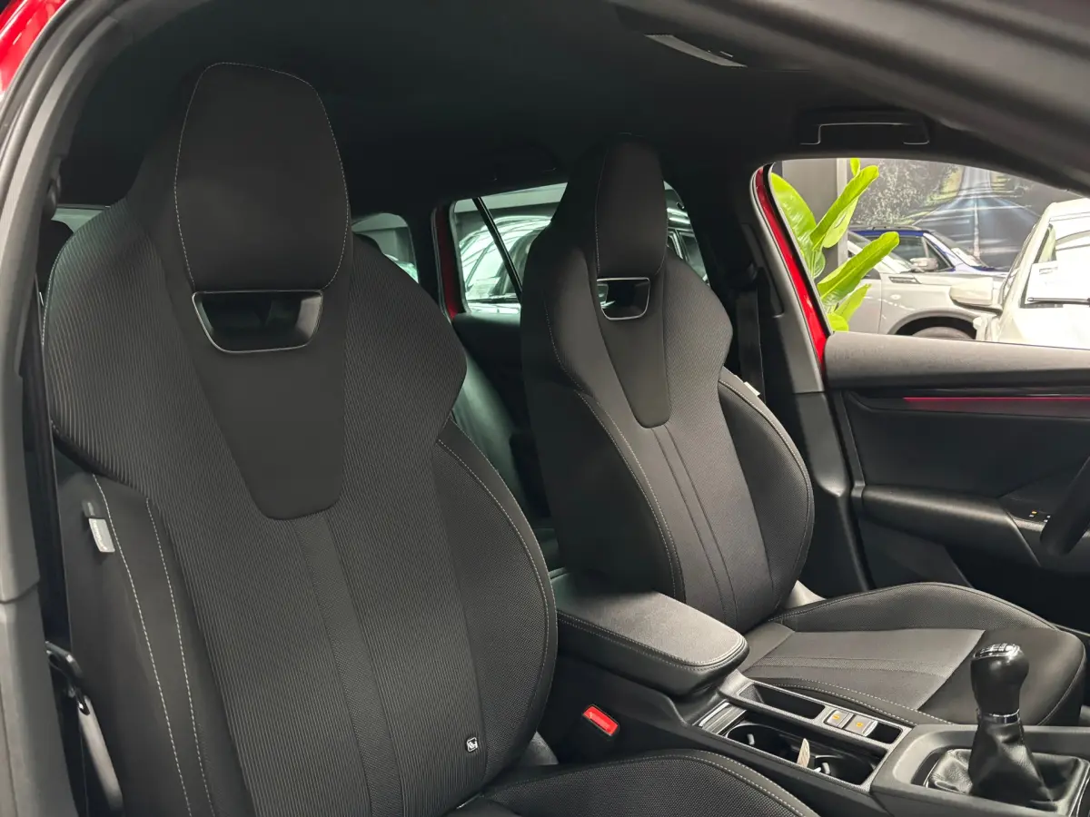 Octavia Combi 1.0 TSI Sport Business / Navigatie