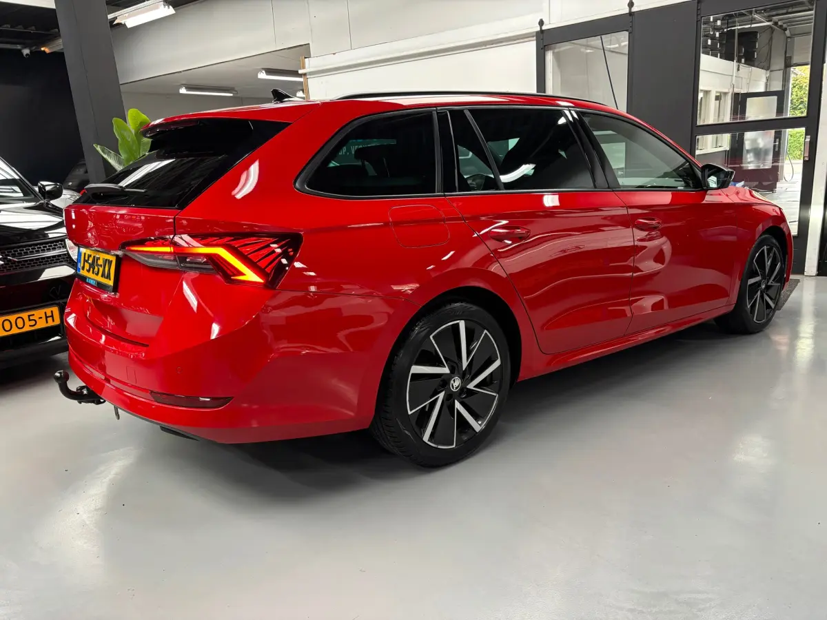 Octavia Combi 1.0 TSI Sport Business / Navigatie
