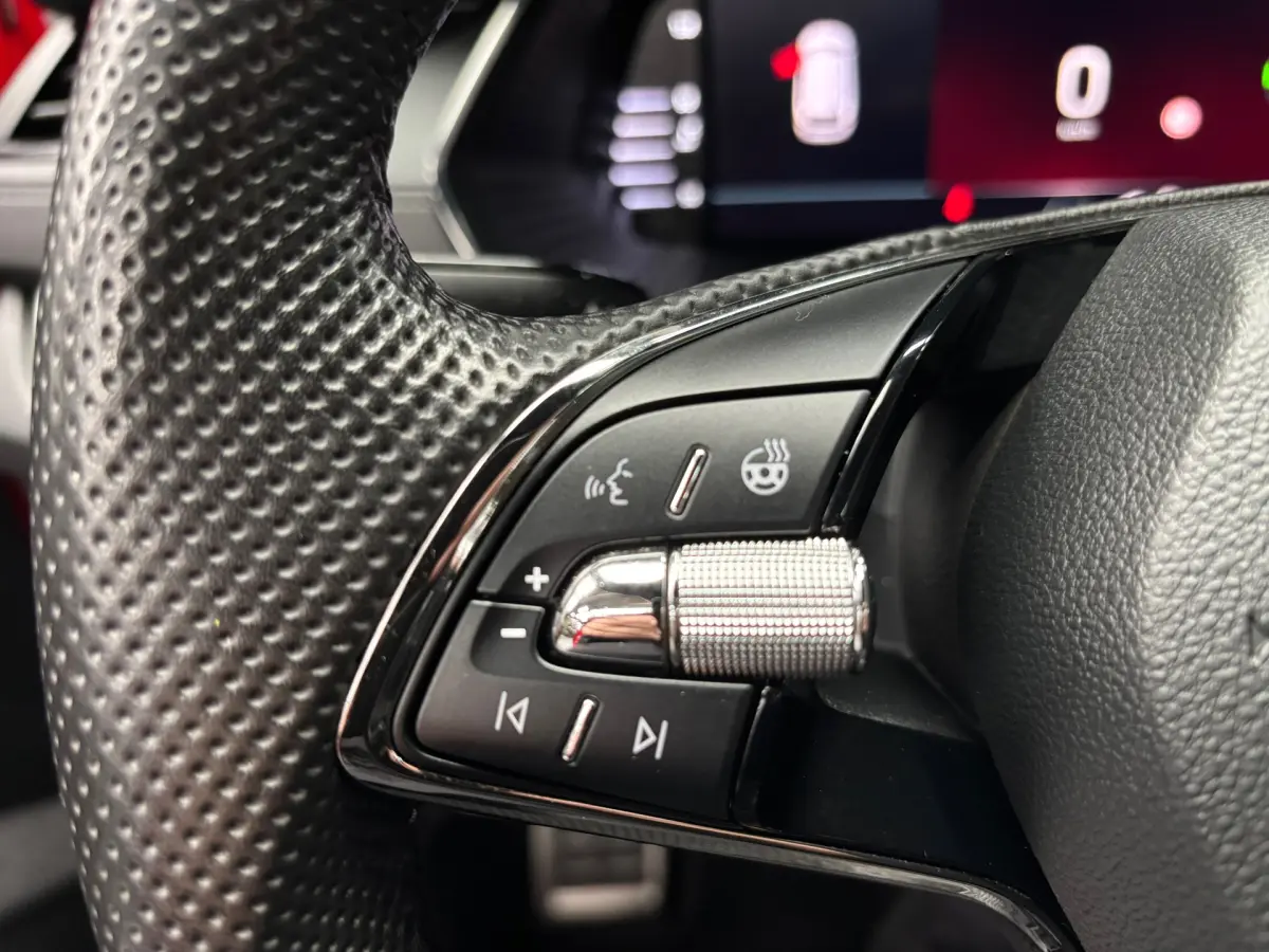 Octavia Combi 1.0 TSI Sport Business / Navigatie