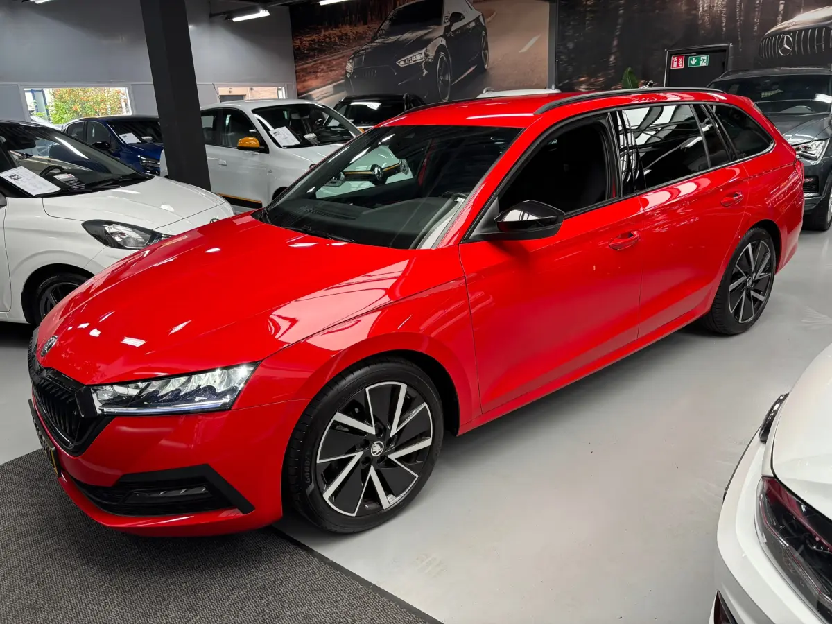 Octavia Combi 1.0 TSI Sport Business / Navigatie