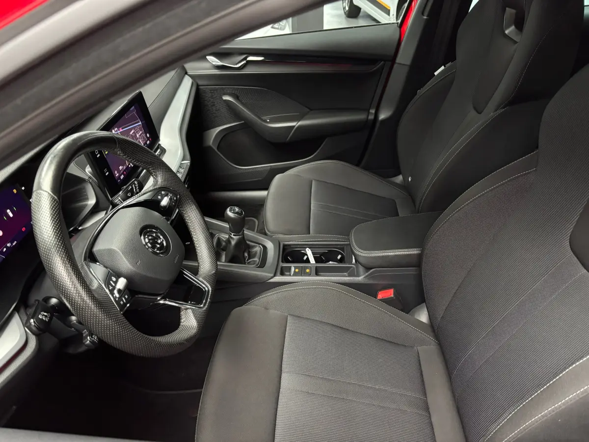 Octavia Combi 1.0 TSI Sport Business / Navigatie