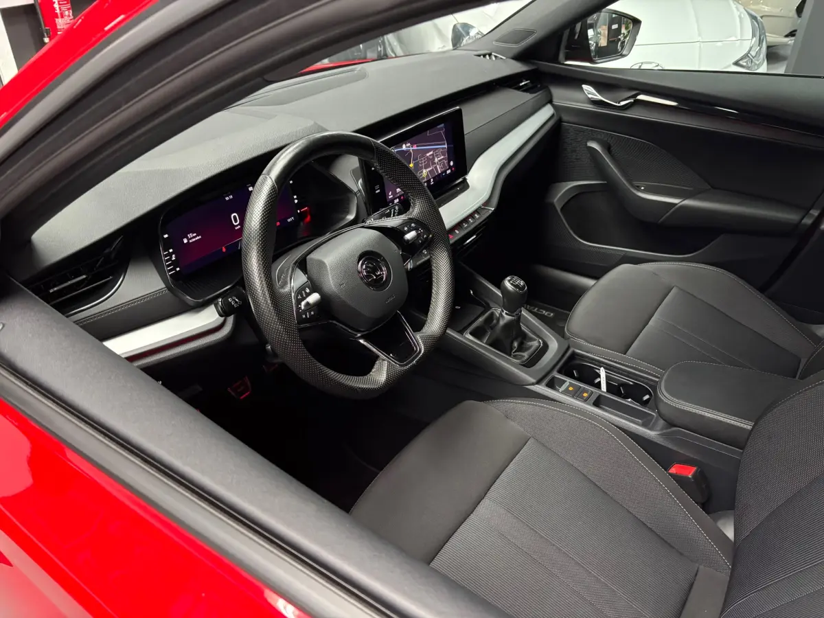 Octavia Combi 1.0 TSI Sport Business / Navigatie