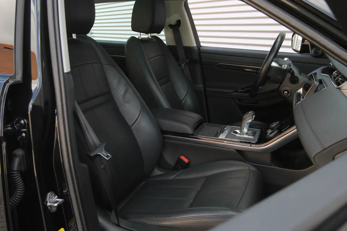 Range Rover Evoque 2.0 P250 AWD SE I Aut. I Leder I Pano.dak I Carplay