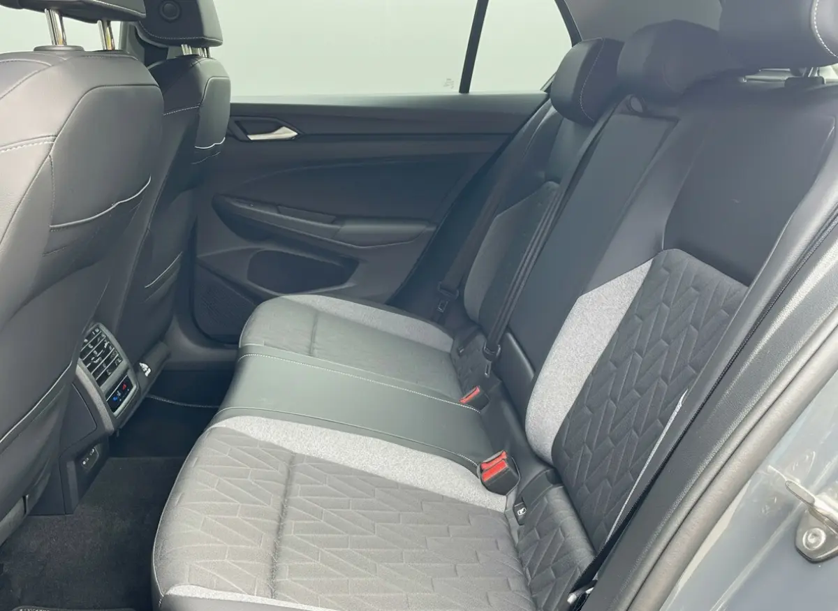 Golf 1.5 TSI GOAL Edition, FULL OPTIONS, ALL SEASON BANDEN, NIEUWSTAAT