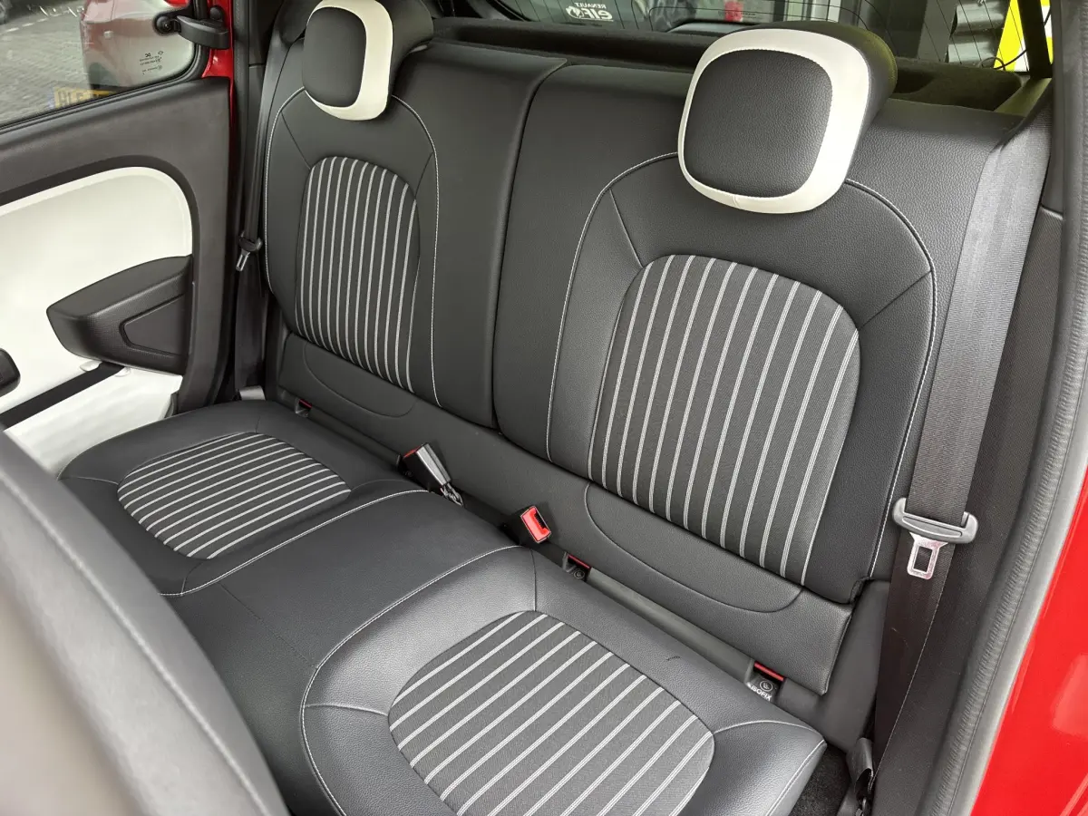 Twingo 1.0 SCe Intens Climate Control, Cruise Control, Android/Apple Auto, P-sensoren