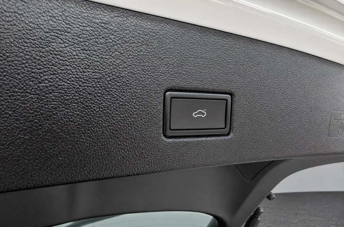 T-Roc 1.5 TSI R-Line BOVAG GARANTIE ACC/CARPLAY/CAMERA