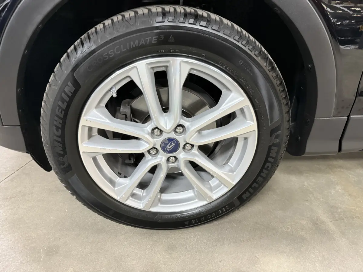 Kuga 1.5 EcoBoost Titanium // Stoelverw. // 18 inch