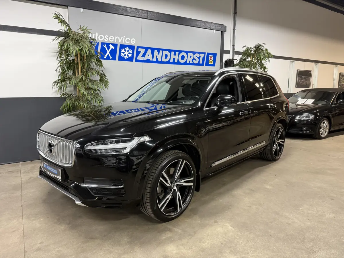 XC90 2.0 T8 Twin Engine AWD Inscription // 7 Pers // B&W // 22 inch!