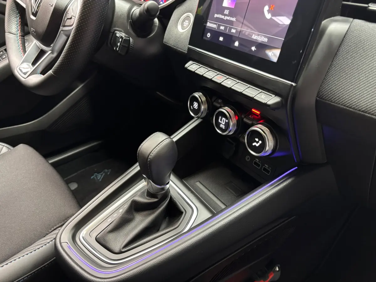 Clio 1.6 E-Tech Full Hybrid 145 esprit Alpine / Camera / Navi