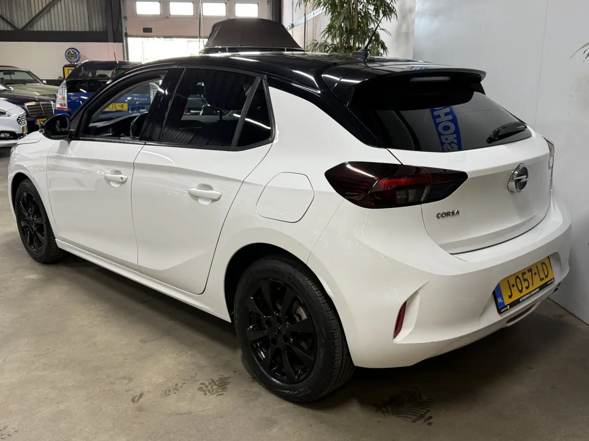 Corsa 1.2 Edition // LM velgen // Carplay // Airco