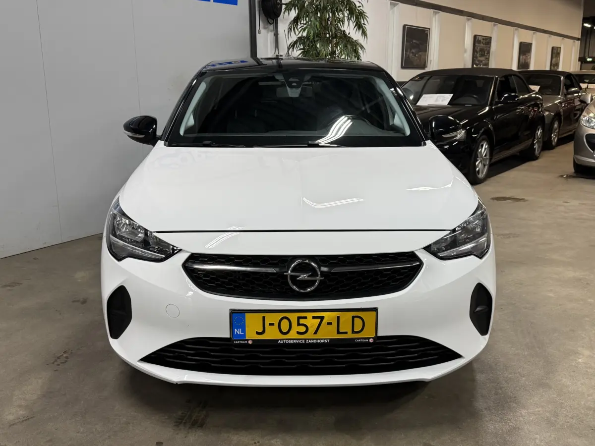 Corsa 1.2 Edition // LM velgen // Carplay // Airco