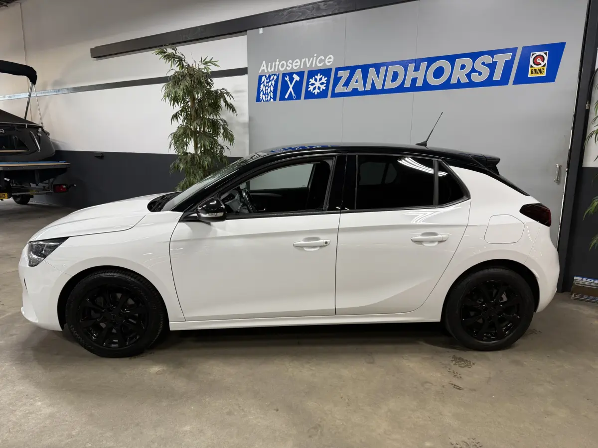 Corsa 1.2 Edition // LM velgen // Carplay // Airco