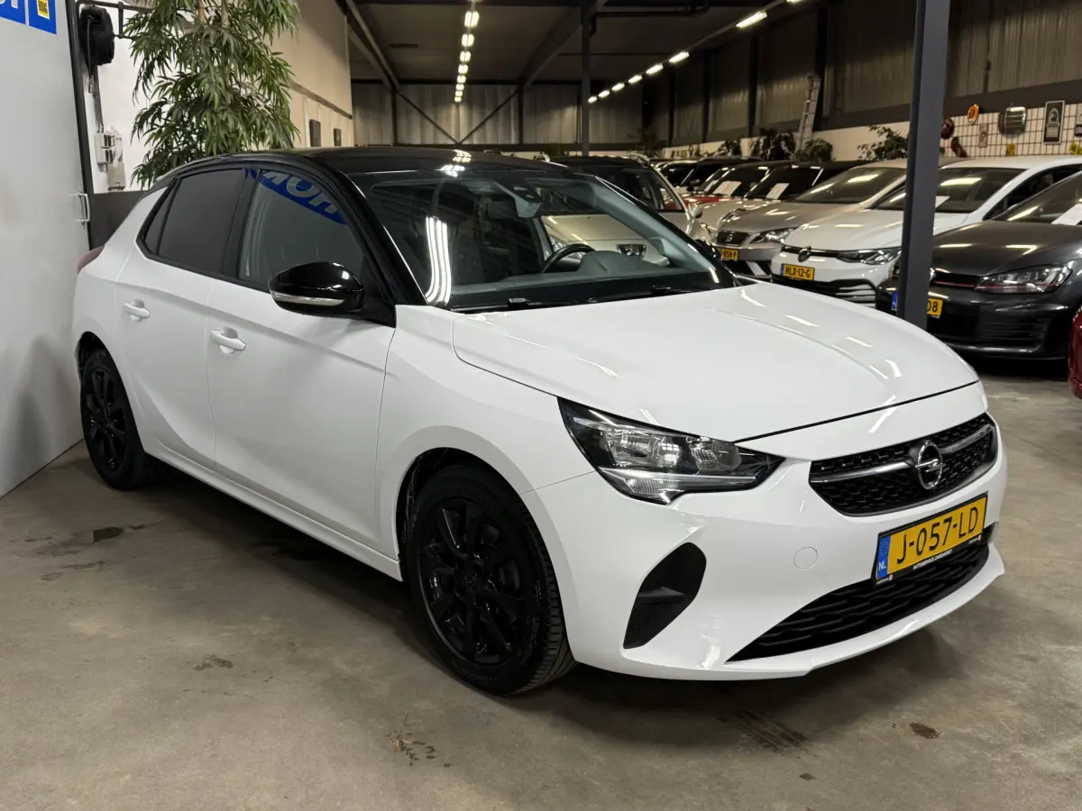 Corsa 1.2 Edition // LM velgen // Carplay // Airco