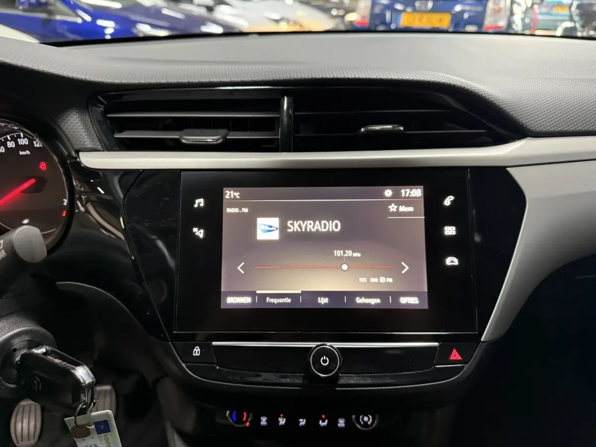 Corsa 1.2 Edition // LM velgen // Carplay // Airco