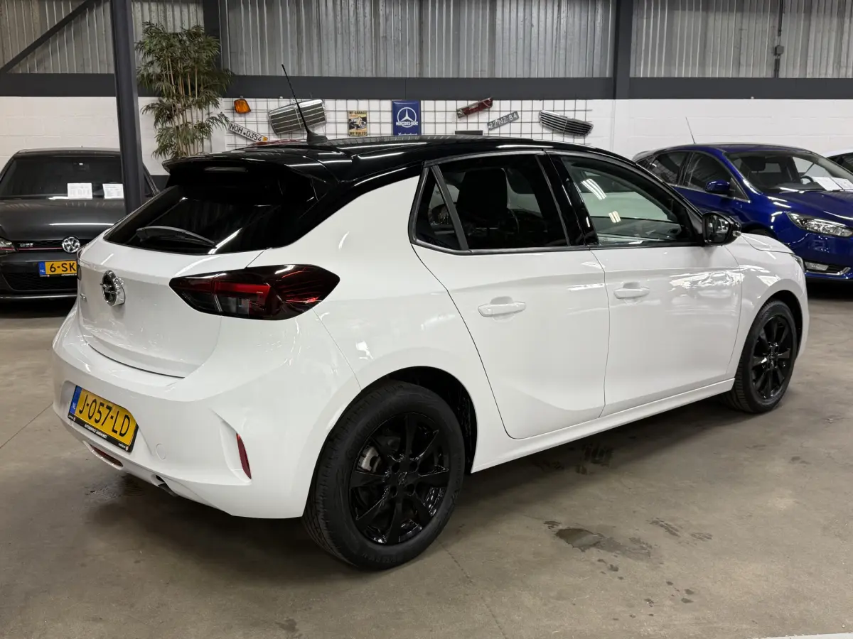 Corsa 1.2 Edition // LM velgen // Carplay // Airco