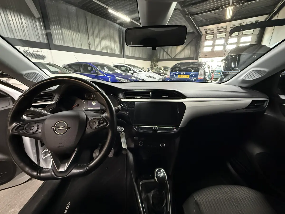 Corsa 1.2 Edition // LM velgen // Carplay // Airco