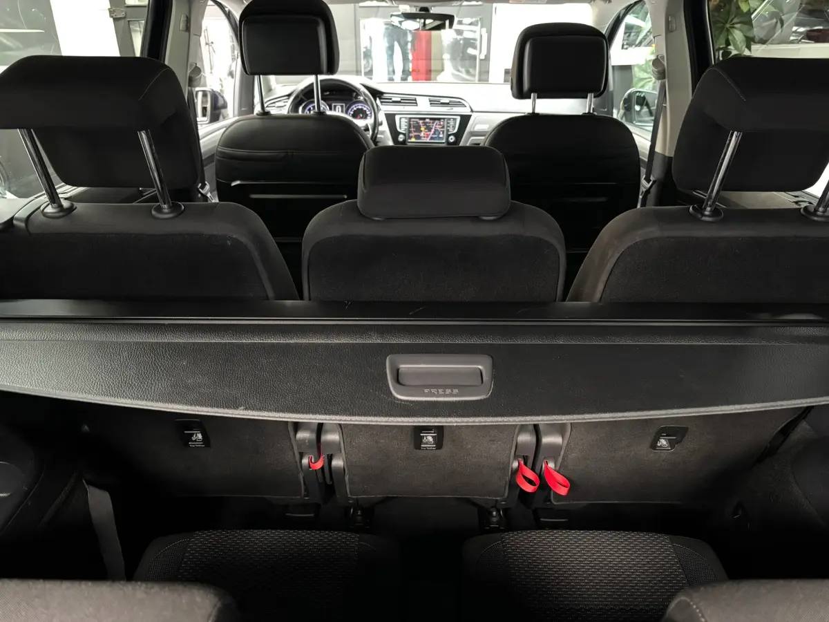Touran 1.2 TSI Comfortline 7persoons / Navi