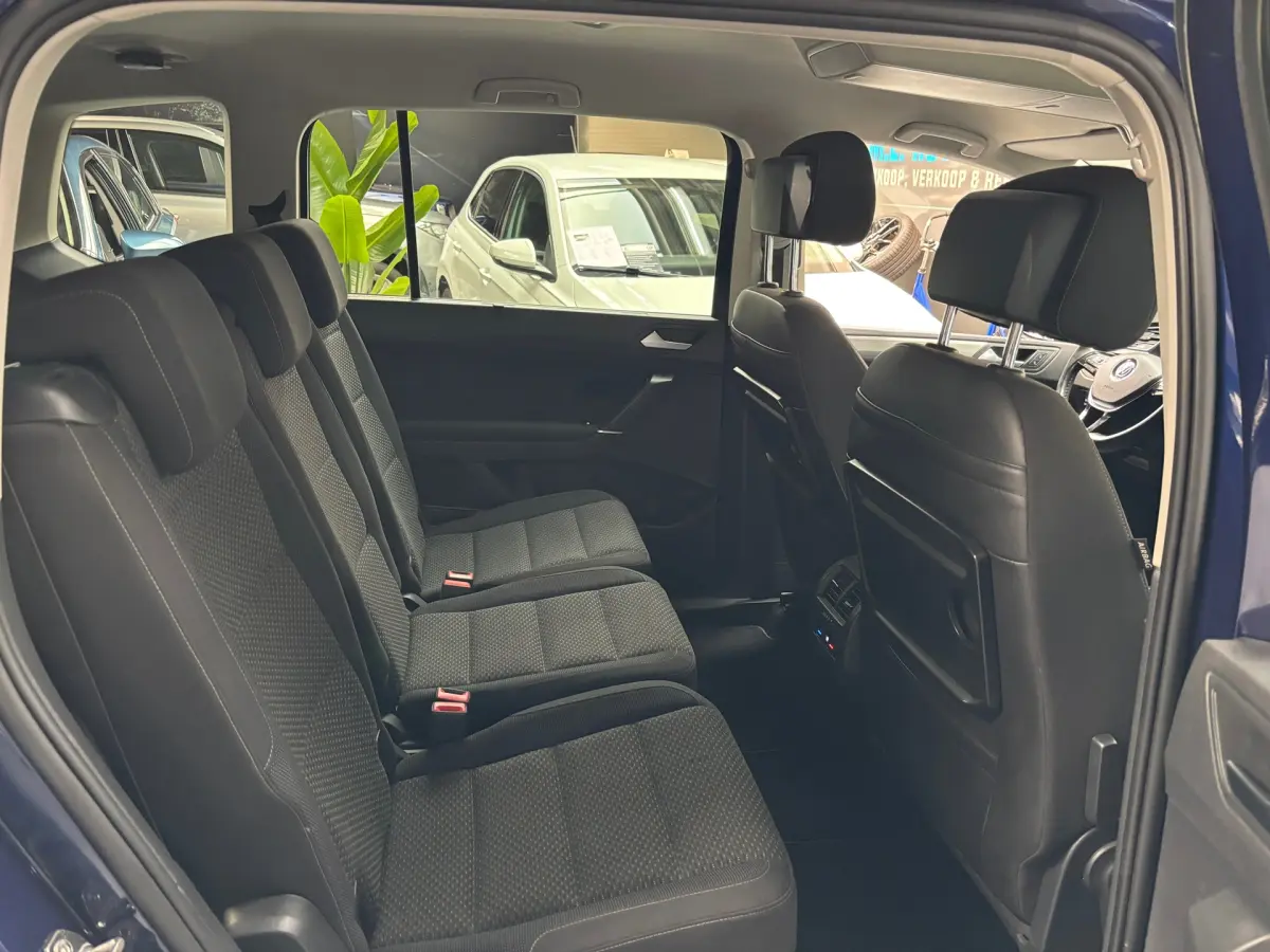 Touran 1.2 TSI Comfortline 7persoons / Navi