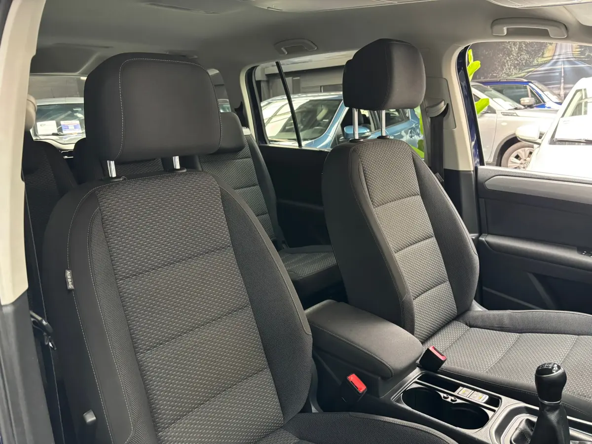 Touran 1.2 TSI Comfortline 7persoons / Navi