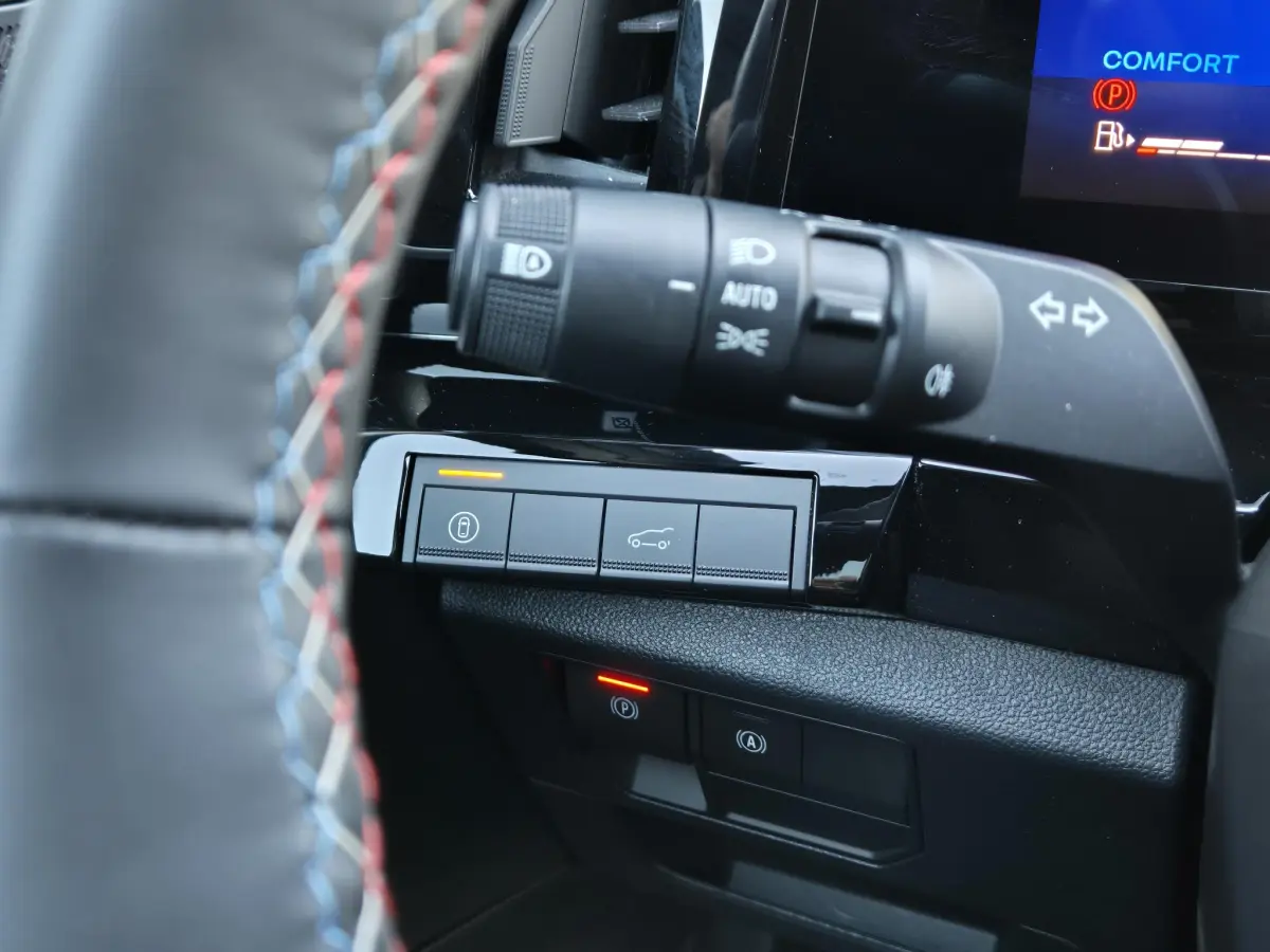 Austral E-Tech 1.2 full hybrid 200 esprit Alpine All Season banden, Panorama dak, 360° Camera, Head Up display, Har