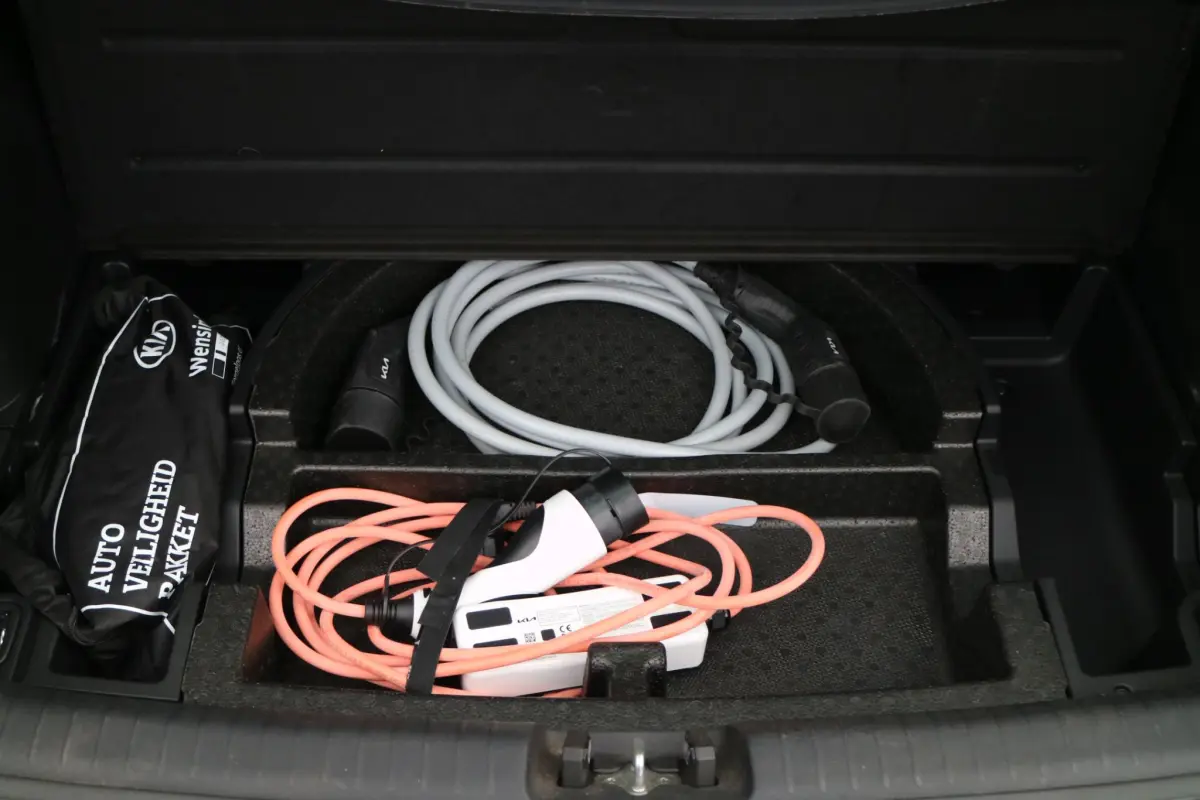 e-Niro DynamicLine 64 kWh | SOH 94.4 % | Camera | Accu Garantie! | Goed onderhouden! |