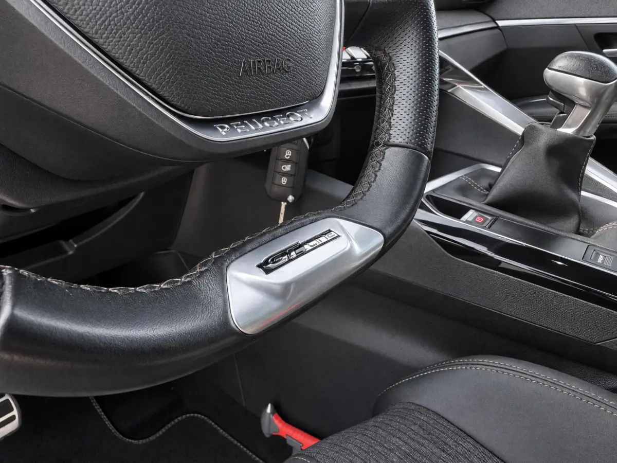 3008 1.2 PureTech GT Line NAVI/CARPLAY/360CAMERA