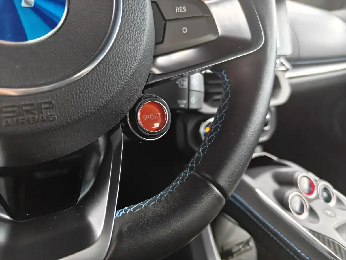 A110 1.8 Turbo Légende VOL!/Focal audiosystem/Verwarmde stoelen/Camera/Apple/Android Auto