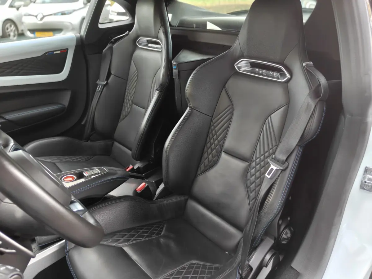 A110 1.8 Turbo Légende VOL!/Focal audiosystem/Verwarmde stoelen/Camera/Apple/Android Auto