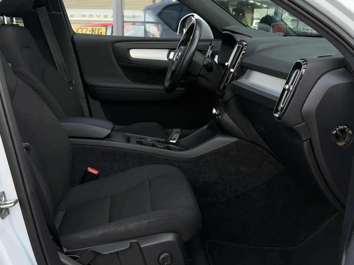 XC40 1.5 T3 Momentum I Aut. I Camera I Pano.dak I Harman Kardon