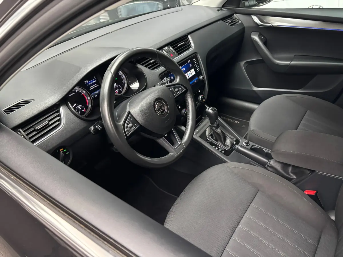 Octavia Combi 1.5 TSI Greentech Business Edition Plus / Carplay
