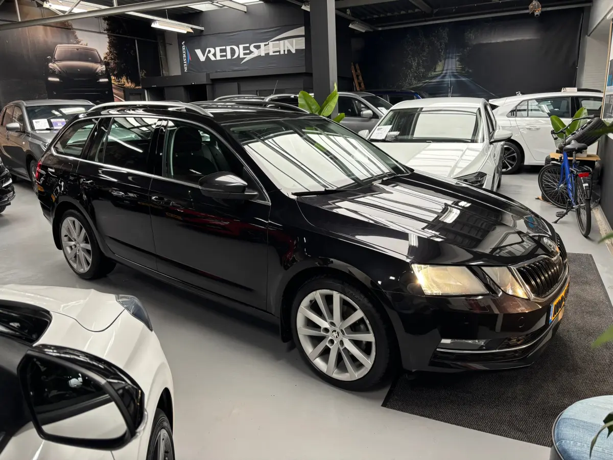 Octavia Combi 1.5 TSI Greentech Business Edition Plus / Carplay