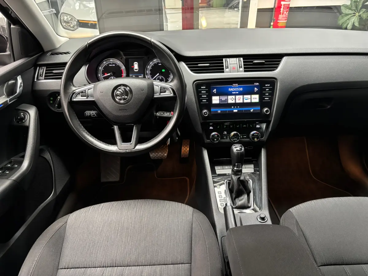 Octavia Combi 1.5 TSI Greentech Business Edition Plus / Carplay