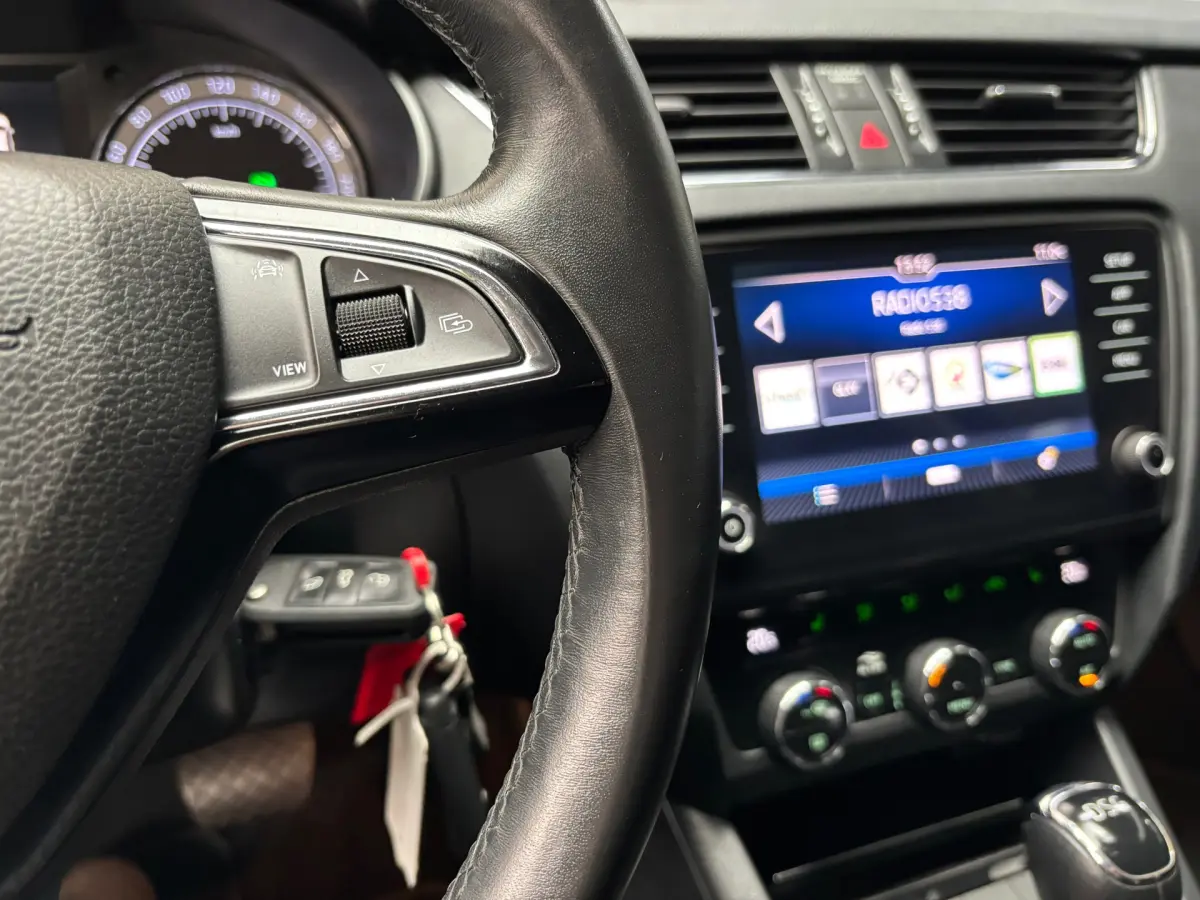 Octavia Combi 1.5 TSI Greentech Business Edition Plus / Carplay