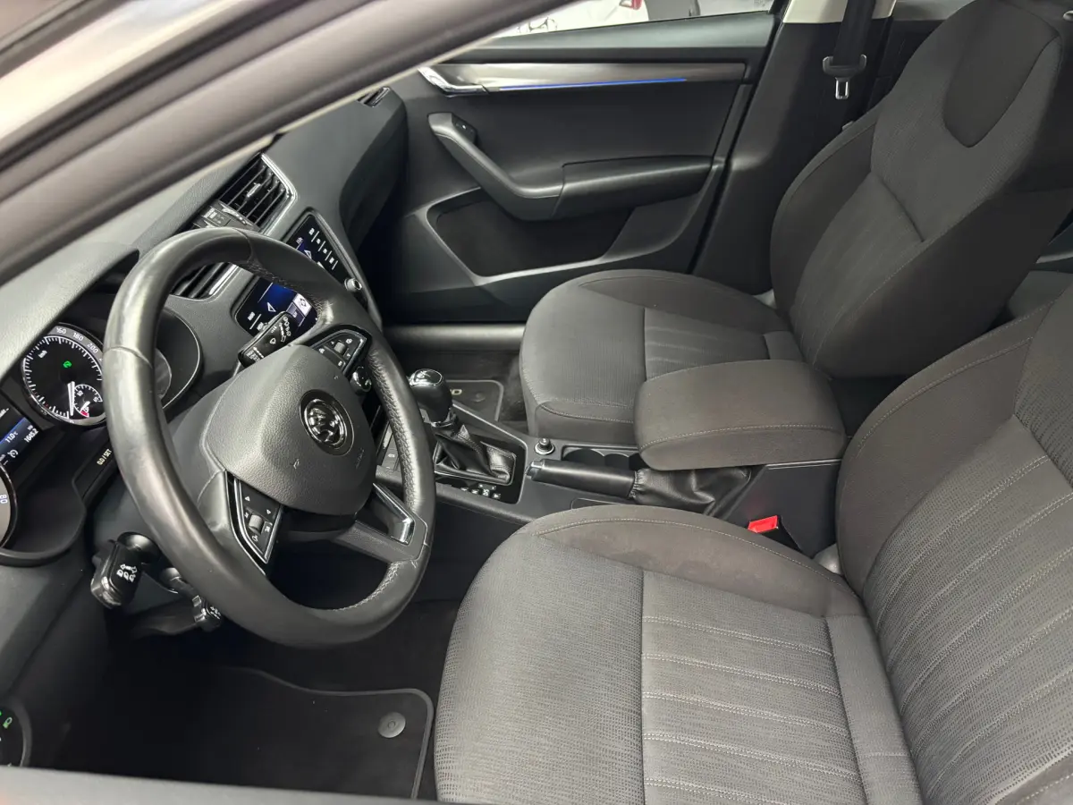 Octavia Combi 1.5 TSI Greentech Business Edition Plus / Carplay