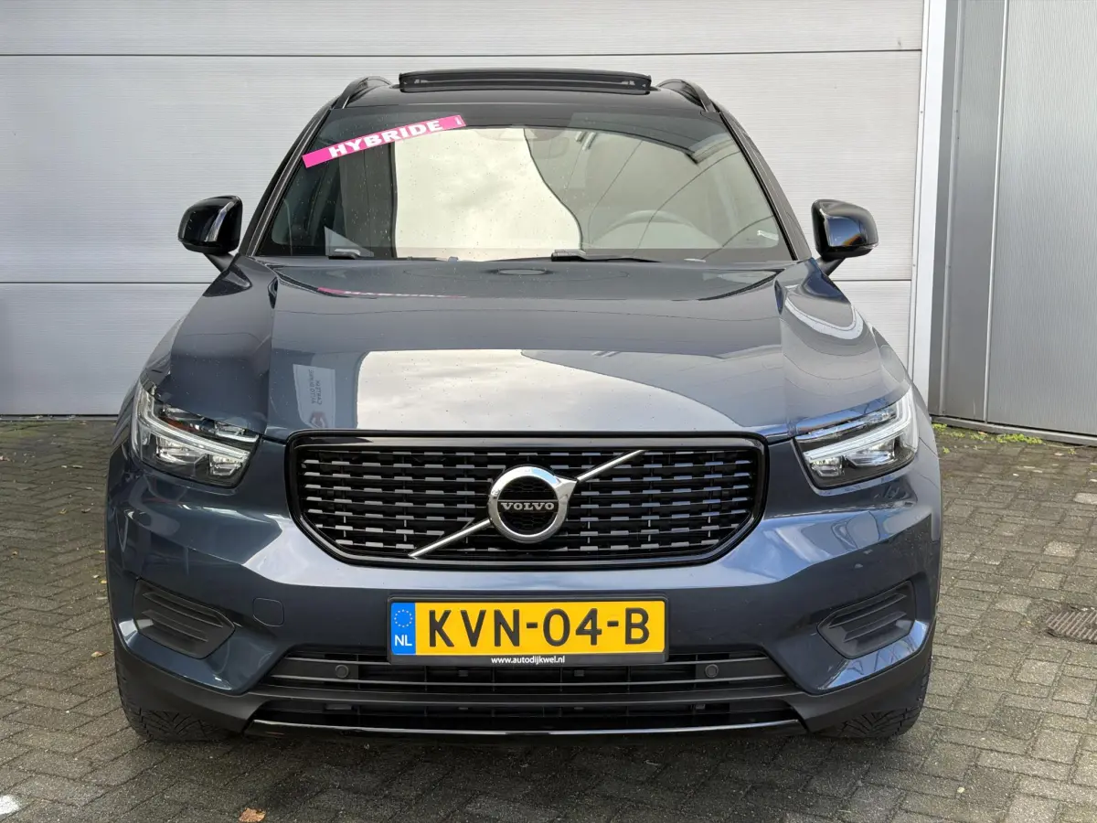 XC40 1.5 T5 Recharge R-Design | Panodak | Leder |