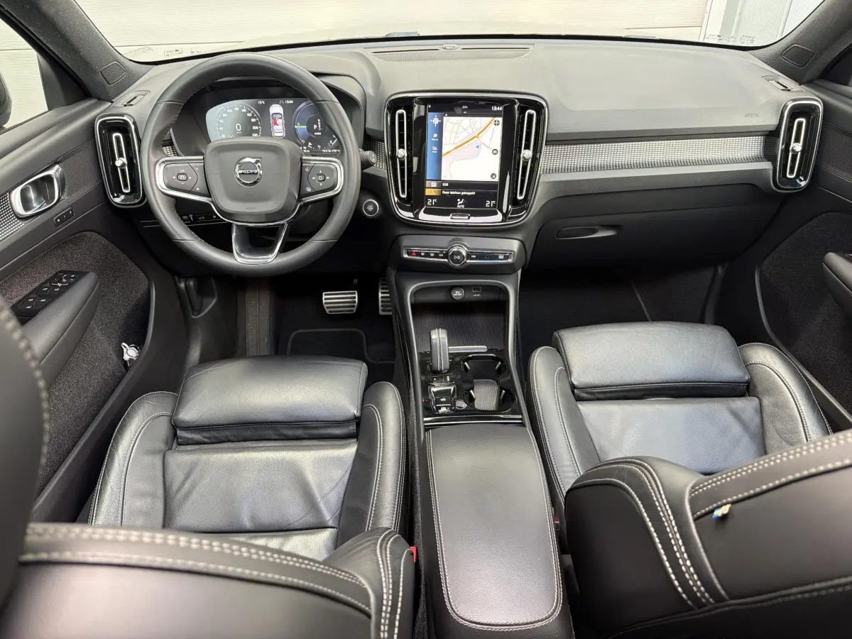 XC40 1.5 T5 Recharge R-Design | Panodak | Leder |