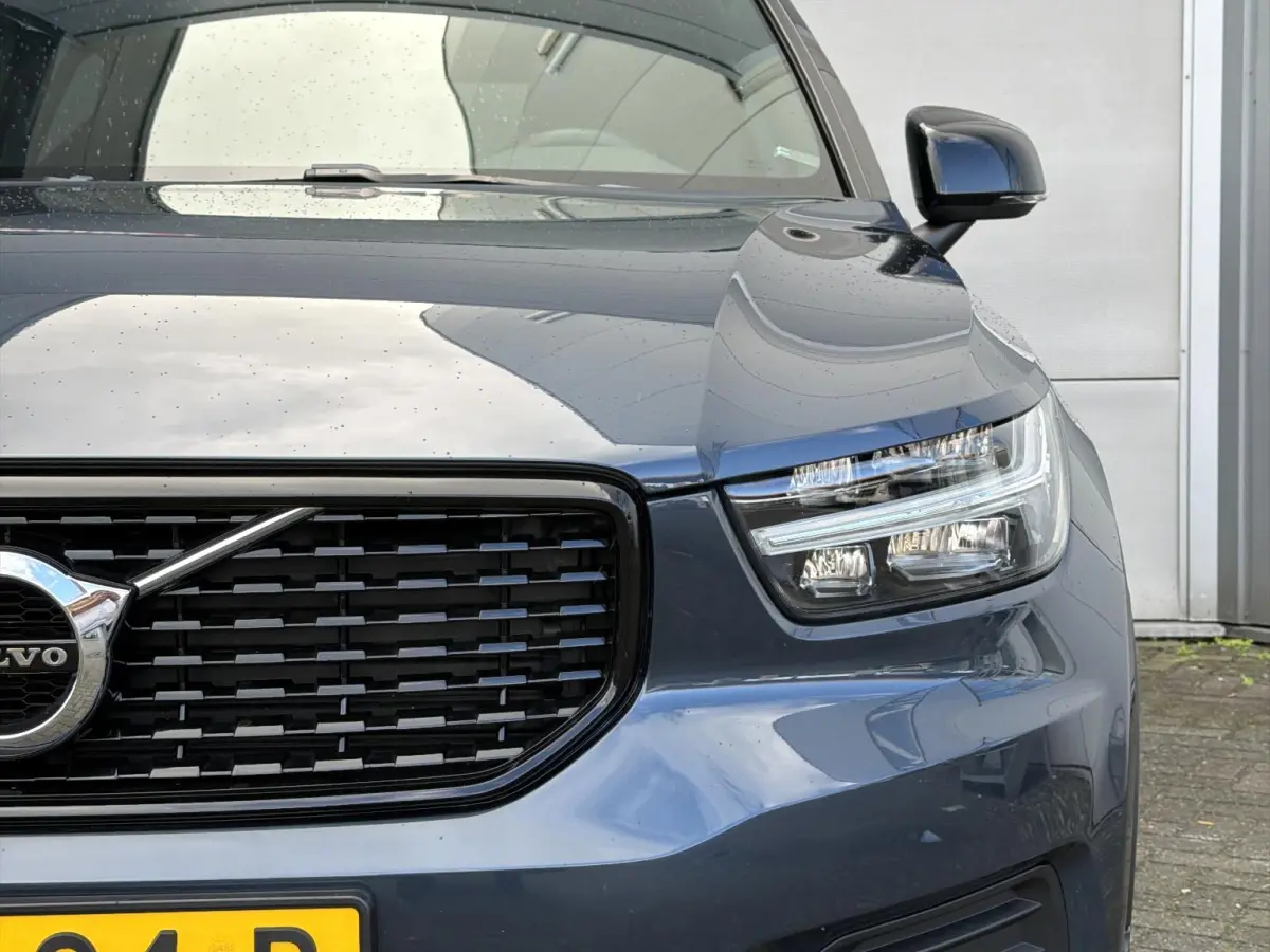 XC40 1.5 T5 Recharge R-Design | Panodak | Leder |