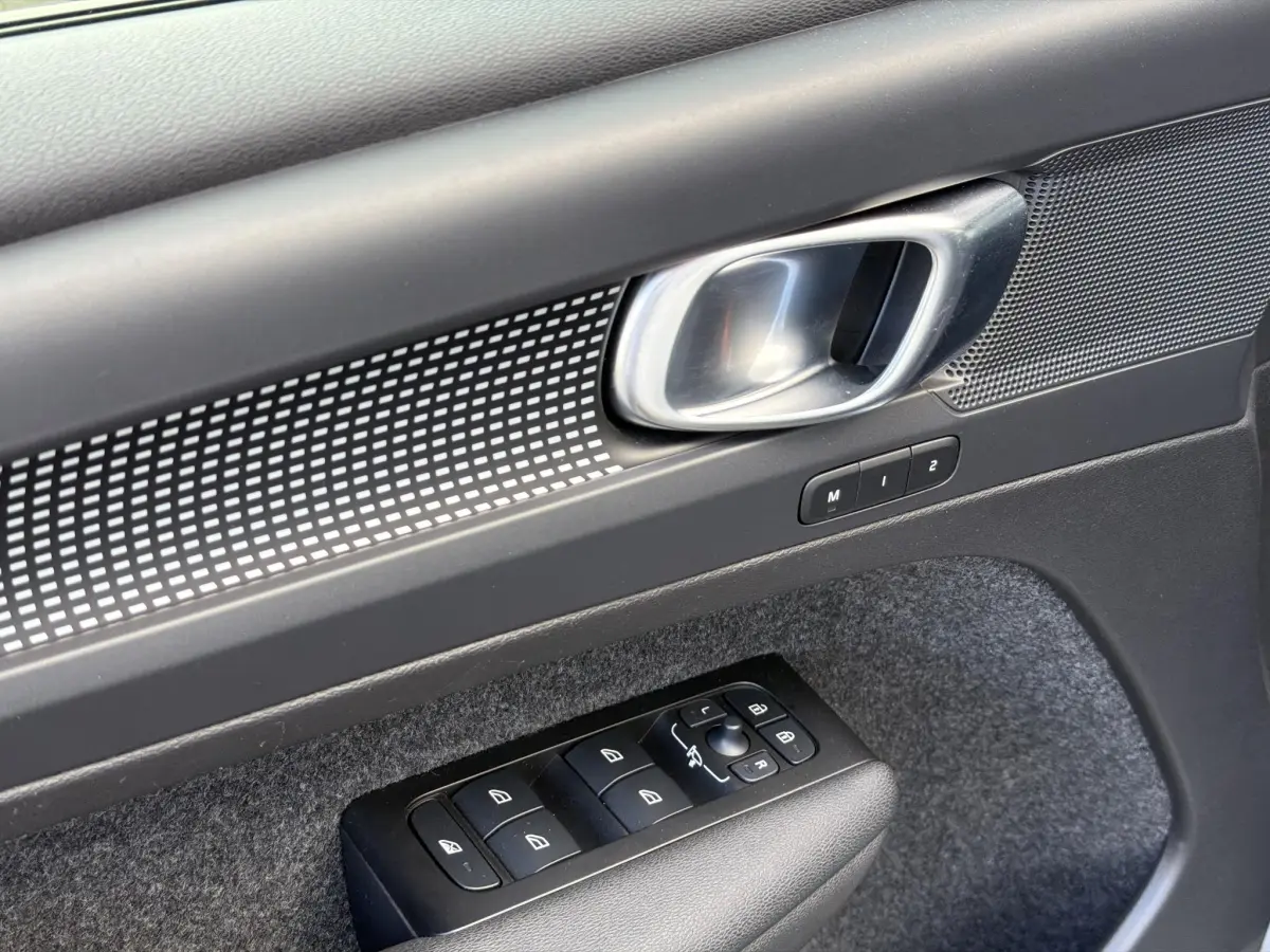 XC40 1.5 T5 Recharge R-Design | Panodak | Leder |