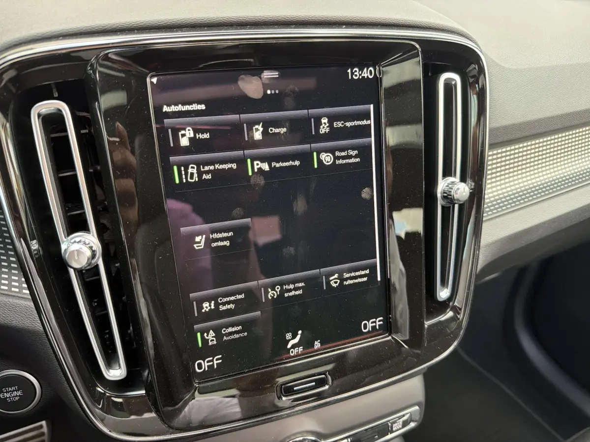 XC40 1.5 T5 Recharge R-Design | Panodak | Leder |