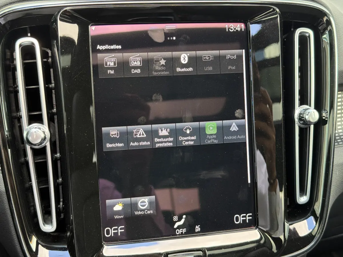 XC40 1.5 T5 Recharge R-Design | Panodak | Leder |