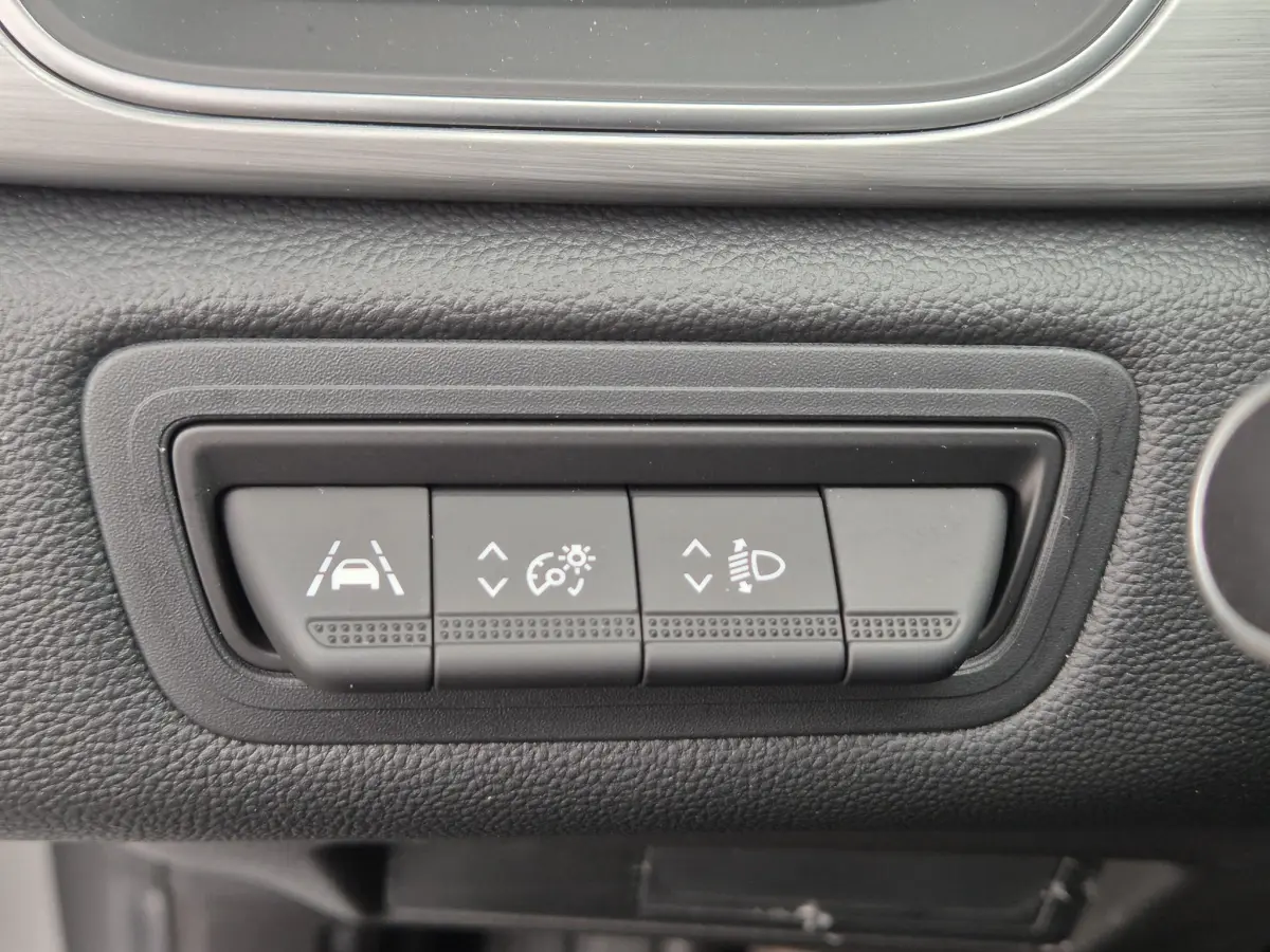 Captur 1.3 TCe 130 EDC AUTOMAAT Intens Camera, Navigatie, Apple/Android Auto, 1e eigenaar