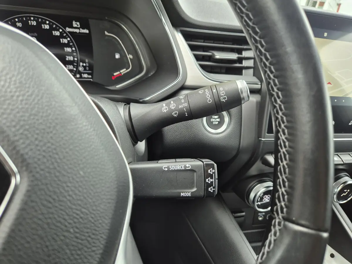 Captur 1.3 TCe 130 EDC AUTOMAAT Intens Camera, Navigatie, Apple/Android Auto, 1e eigenaar