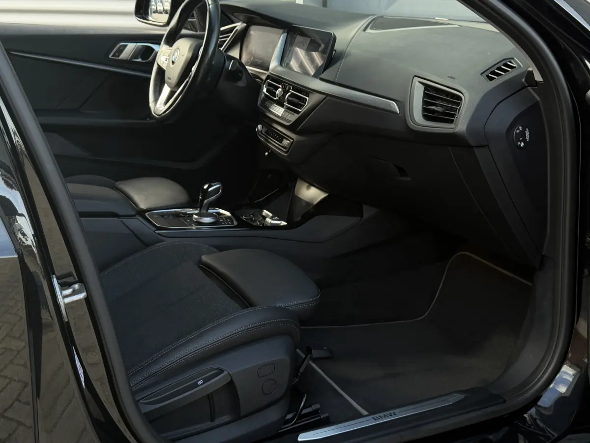 1 Serie 118i Business Edition I Aut. I Sport-Line I Clima I Carplay