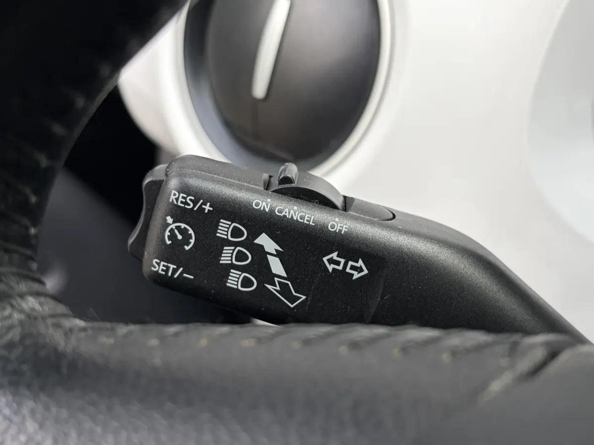 Mii 1.0 Sport | Cruise | Parkeer sensoren | Stoel verwarming | CV |