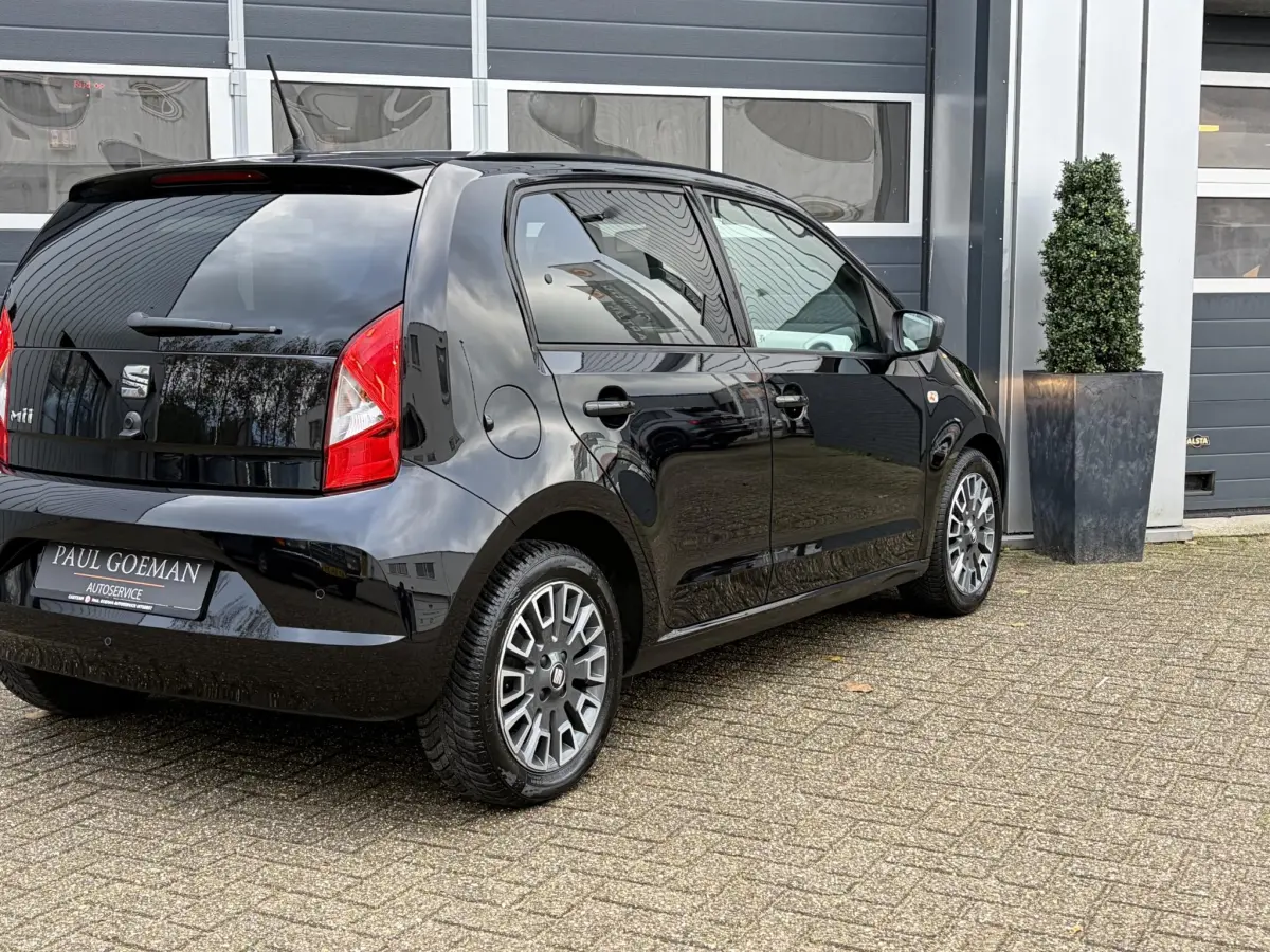 Mii 1.0 Sport | Cruise | Parkeer sensoren | Stoel verwarming | CV |